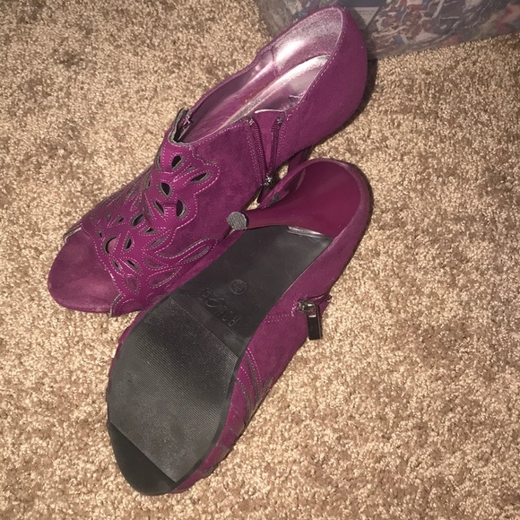 Raspberry Heels - Picture 3 of 3